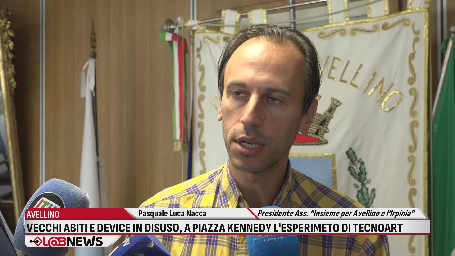 Vecchi abiti e device in disuso, a piazza Kennedy l'esperimento di Tecnoart