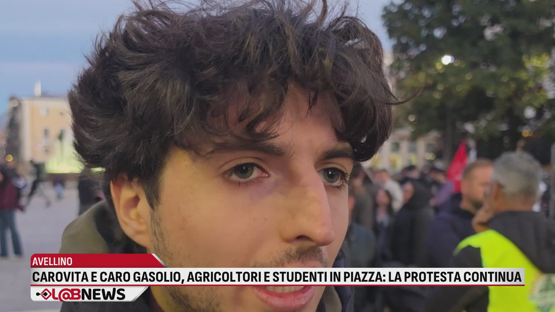Carovita e caro gasolio, agricoltori e studenti in piazza: la protesta continua
