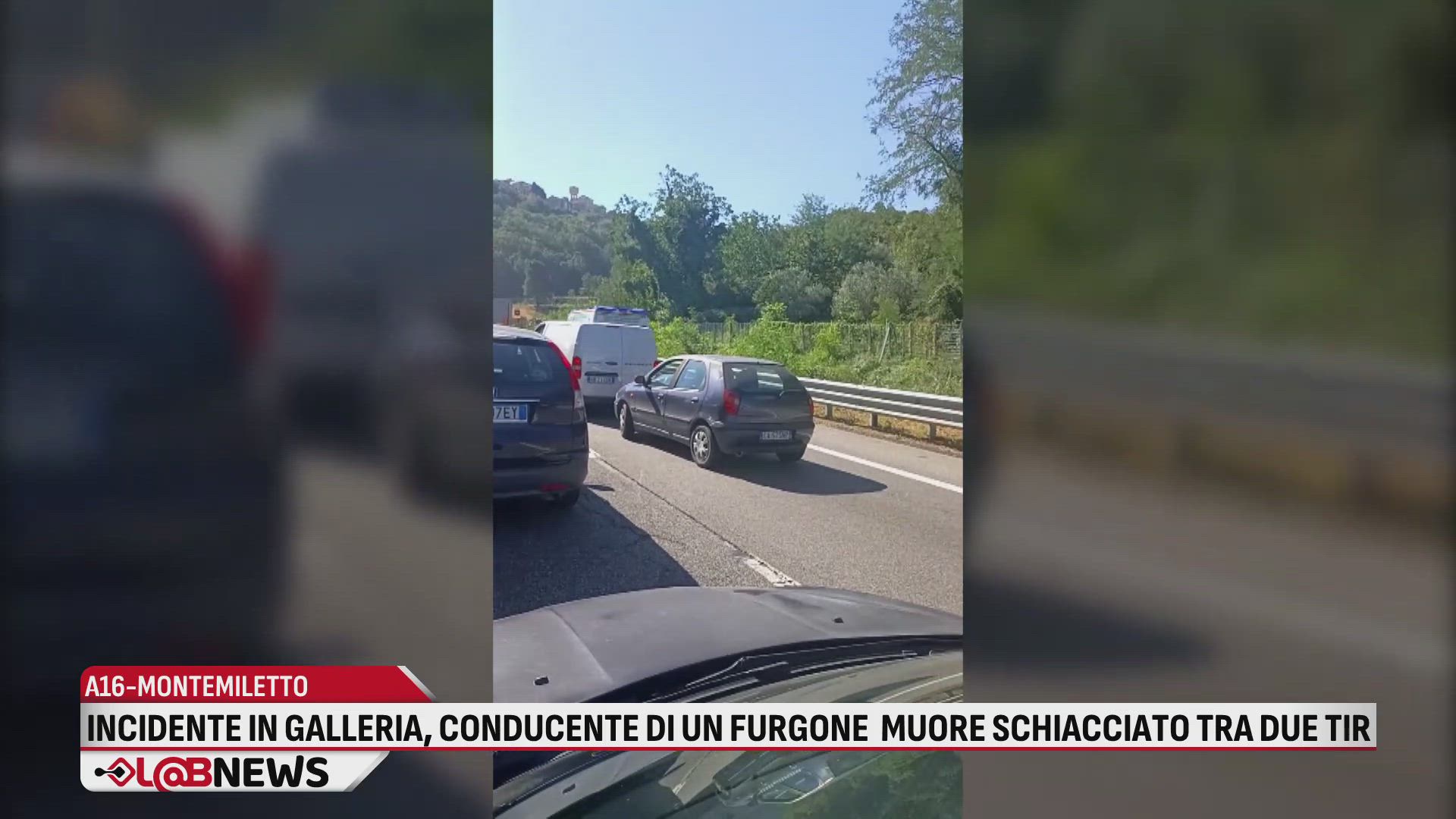 Incidente in galleria, conducente di un furgone muore schiacciato tra due tir
