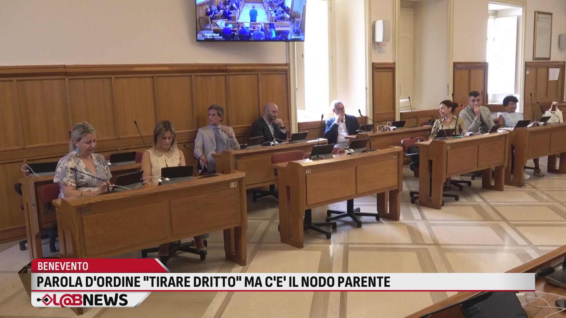 Parola d'ordine "tirare dritto", ma c'è  il nodo Parente