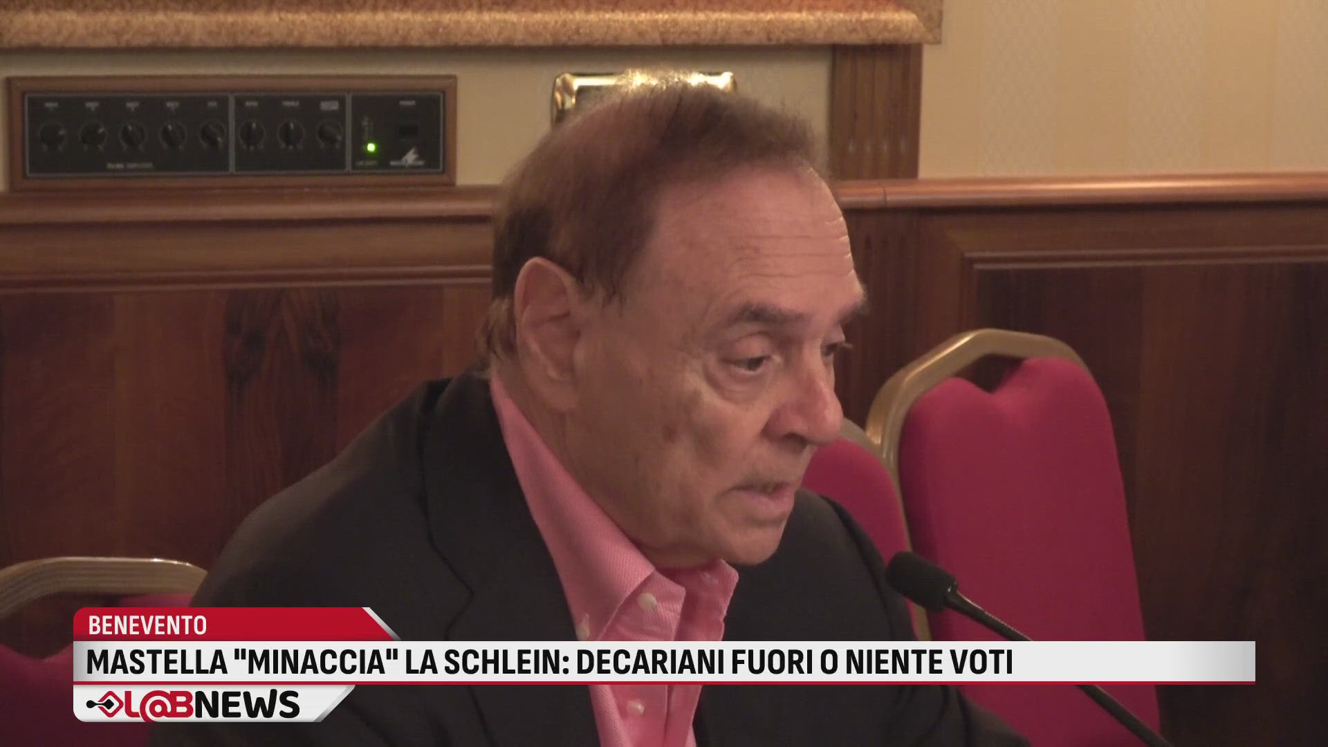 Mastella minaccia la Schlein: decariani fuori o niente voti
