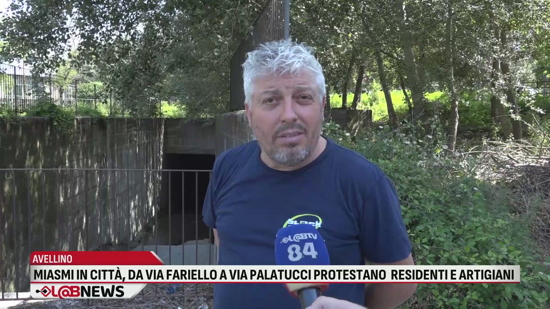 Miasmi in città, da via Fariello a via Palatucci protestano residenti e artigiani