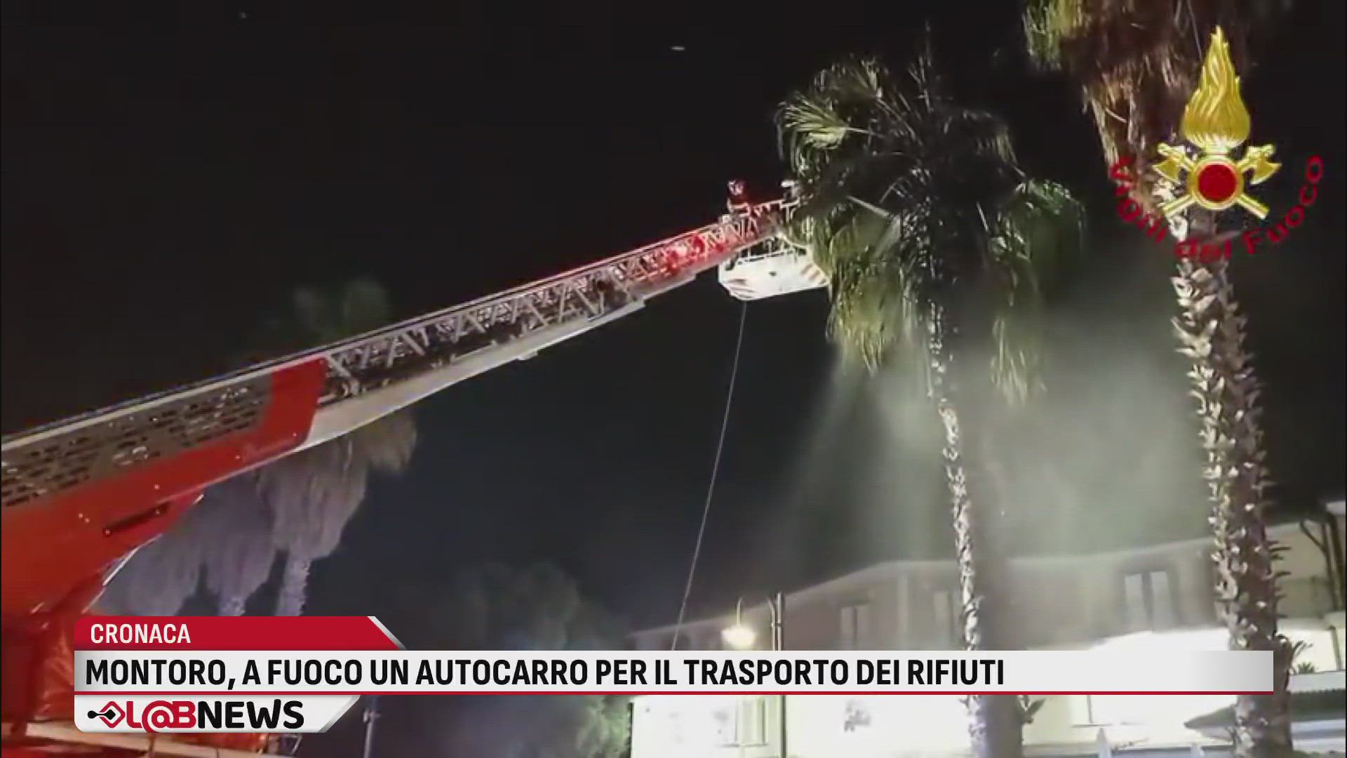 A Montoro a fuoco un autocarro per il trasporto dei rifiuti