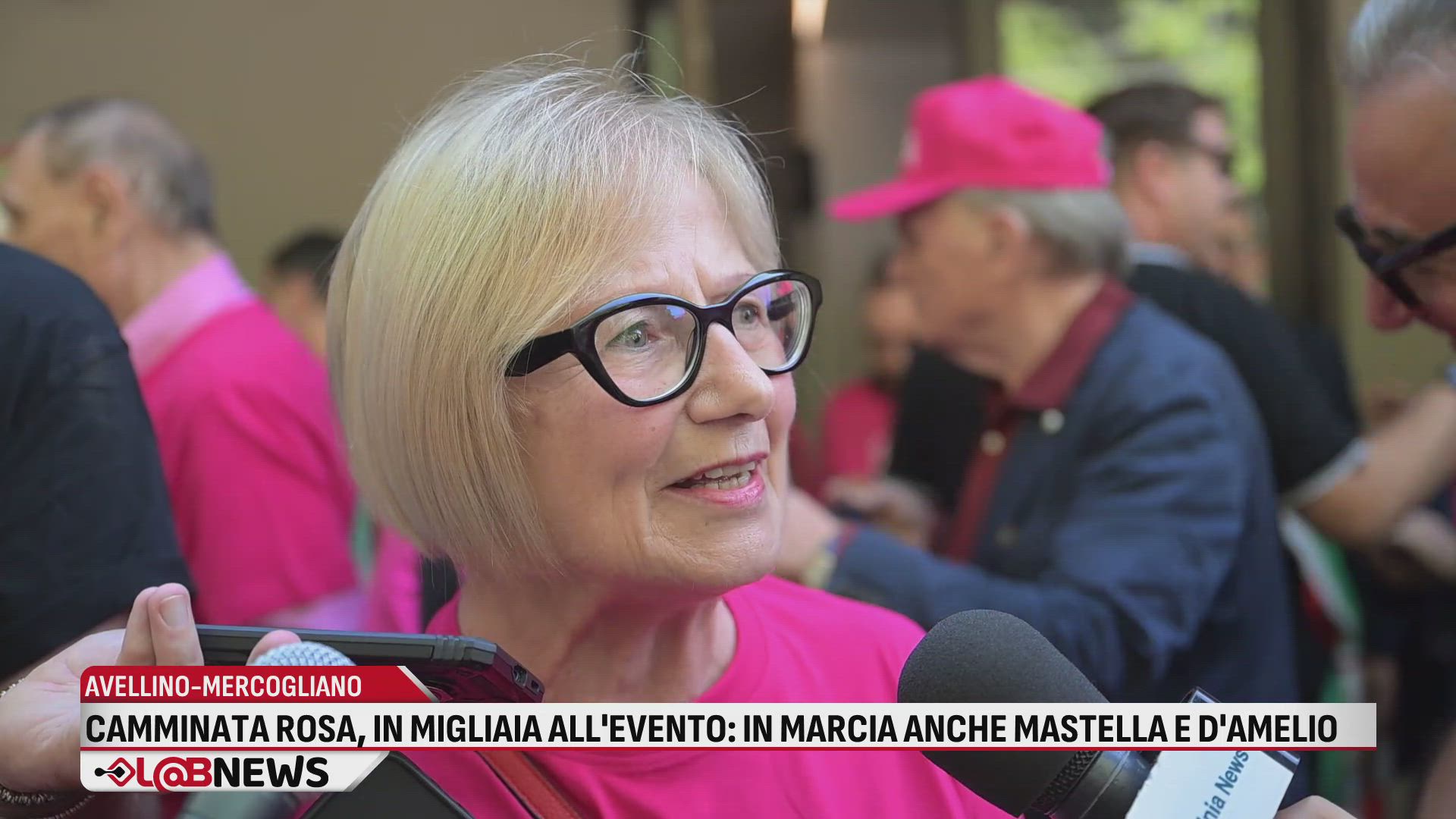 Camminata Rosa, in migliaia all'evento: in marcia anche Mastella e D'Amelio