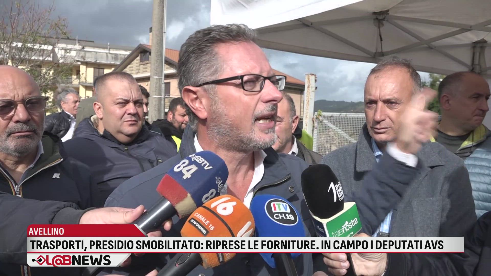 Trasporti, presidio smobilitato: riprese le forniture. In campo i deputati AVS