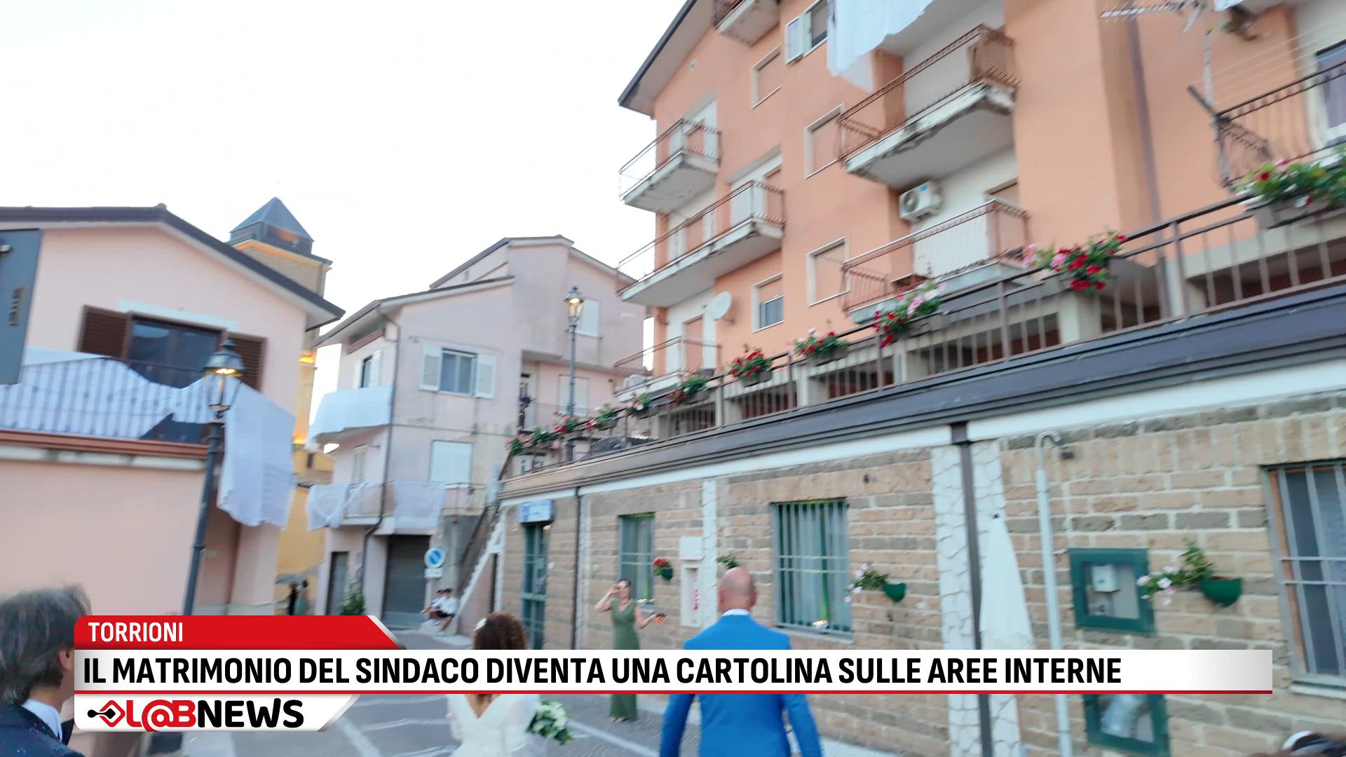 Torrioni, il matrimonio del sindaco diventa una cartolina sulle aree interne